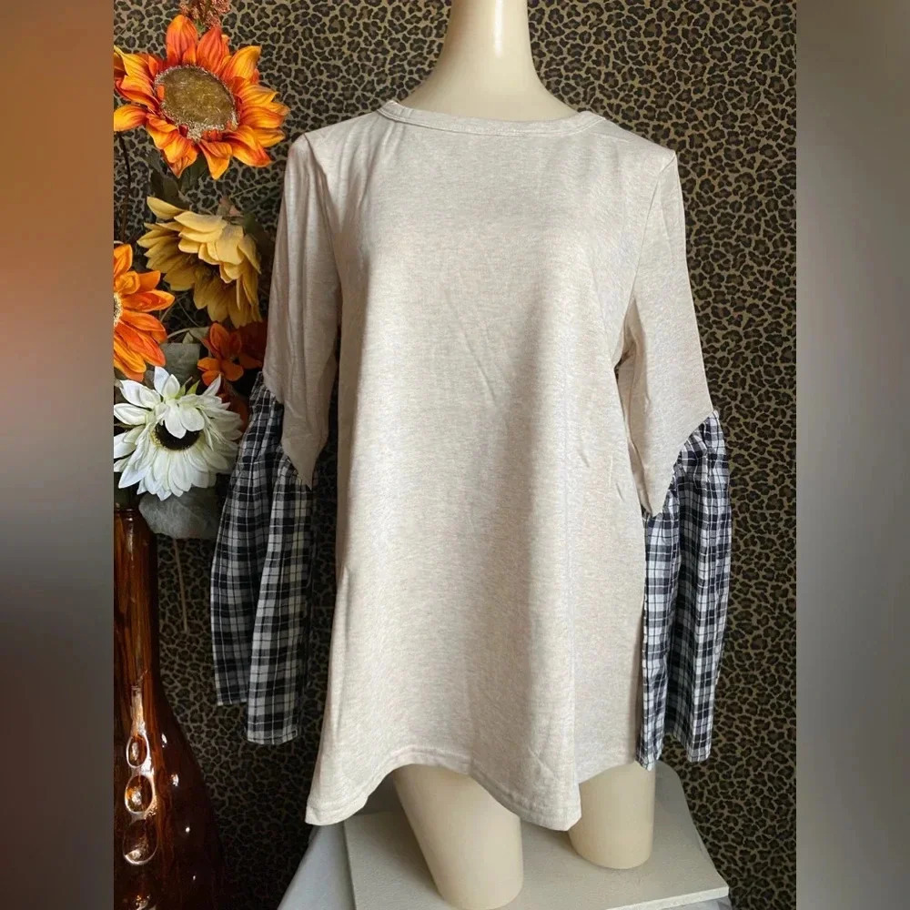 🌴3/$30🌴 DOE & RAE Oatmeal/Black Plaid Long Bell Sleeve Cotton Top NWT - Picture 2 of 10